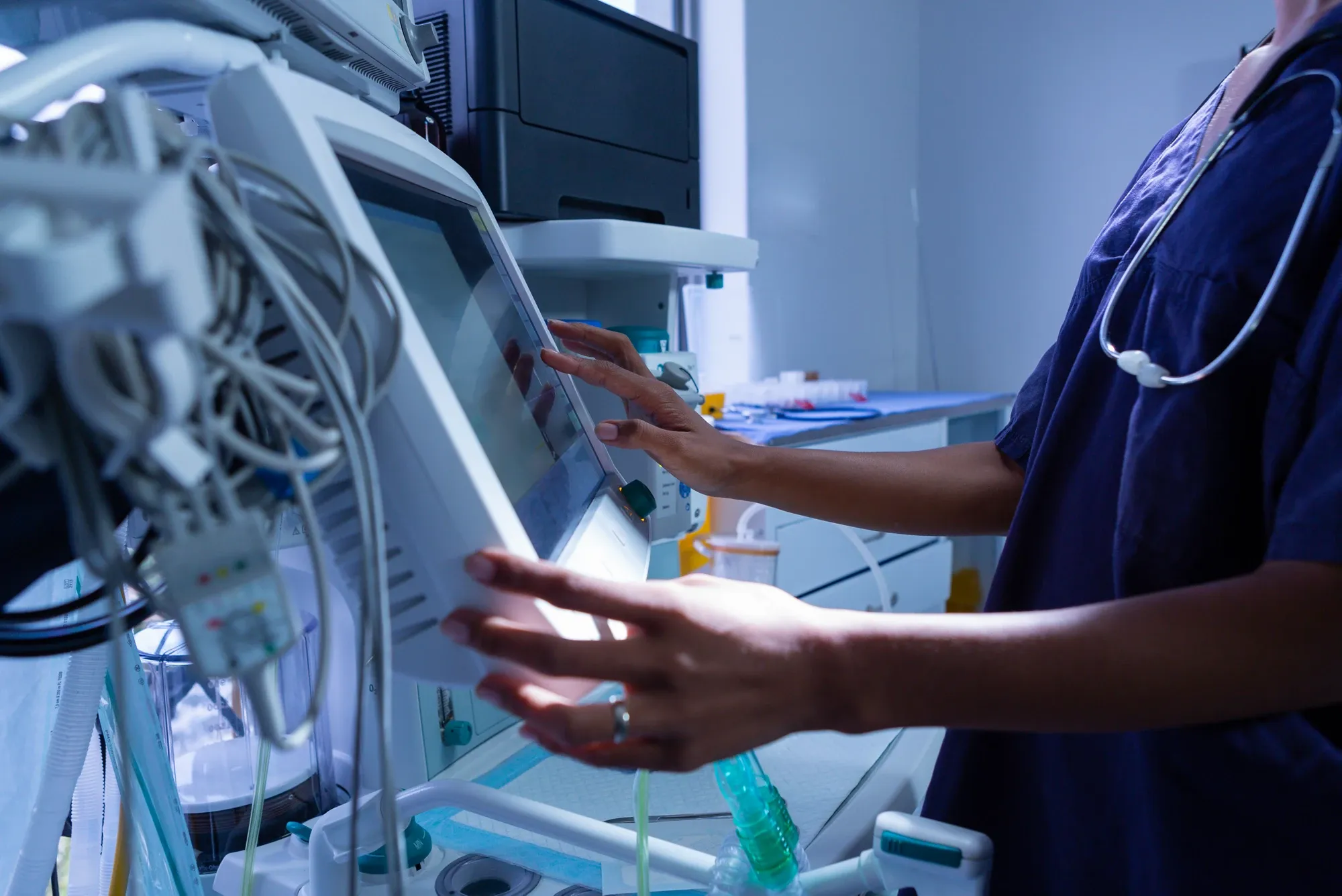 Healthcare & Medical Devices (Non-Life-Support)